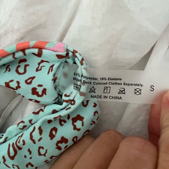 Bikini - Picture 3 of 3